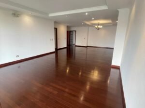 Apartamento en renta zona 14 Tadeus Ref-4057